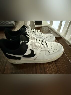 Like new Nike Airs  10.5